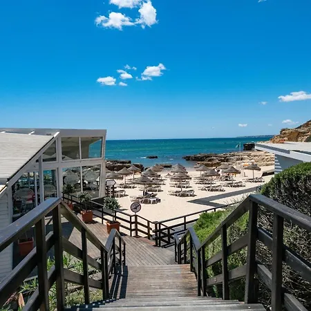 With Ocean View And Rooftop Cinema *