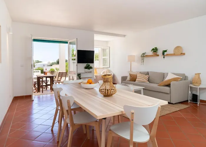 Villa With Ocean View And Rooftop Cinema