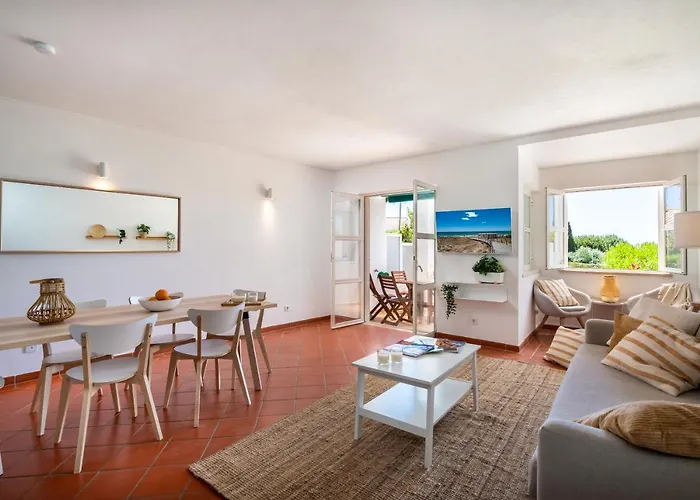 Villa With Ocean View And Rooftop Cinema *