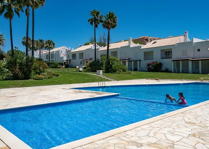 Villa With Ocean View And Rooftop Cinema