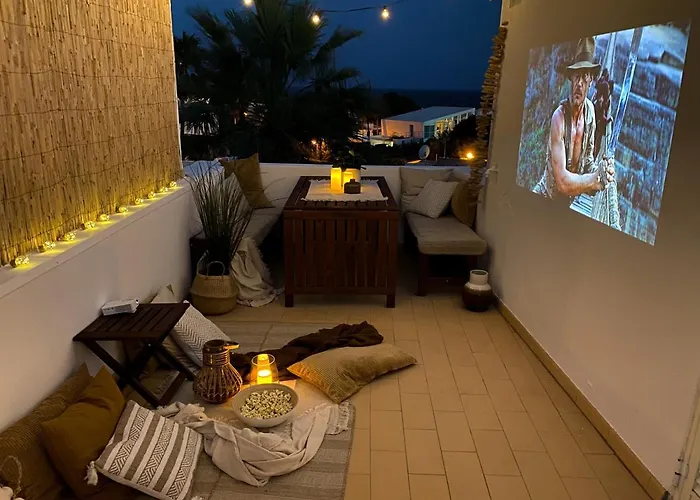 Villa With Ocean View And Rooftop Cinema *