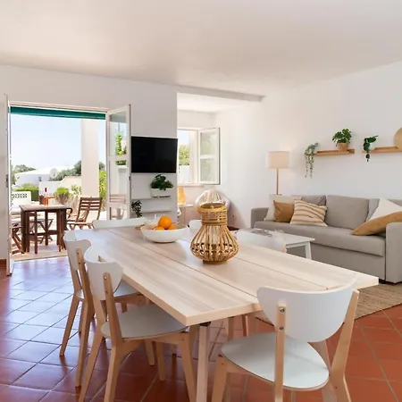 Villa With Ocean View And Rooftop Cinema