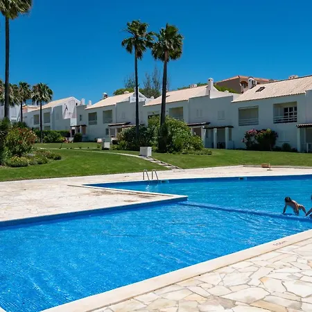 Villa With Ocean View And Rooftop Cinema